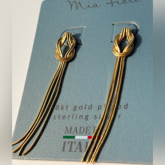 Gold Minimalist Drop Earrings with Knot Detail - Picture 5 of 6